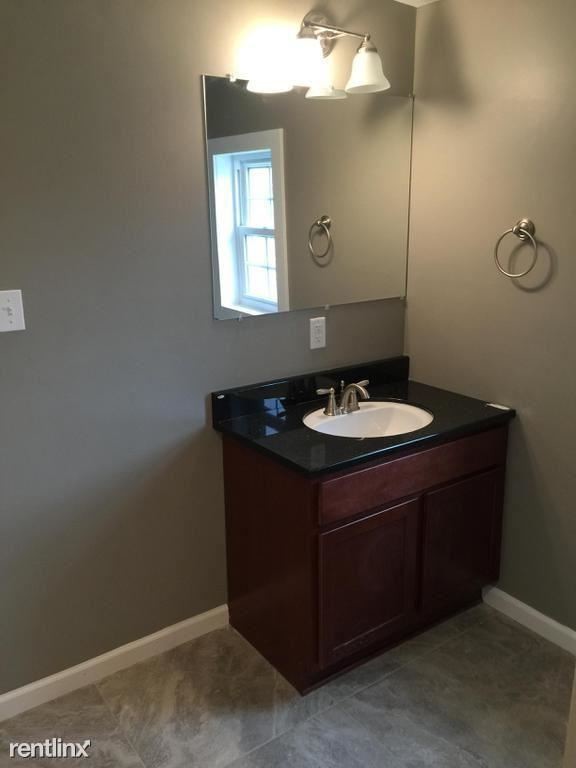 Building Photo - 1 br, 1 bath Apartment - 109 N Main St