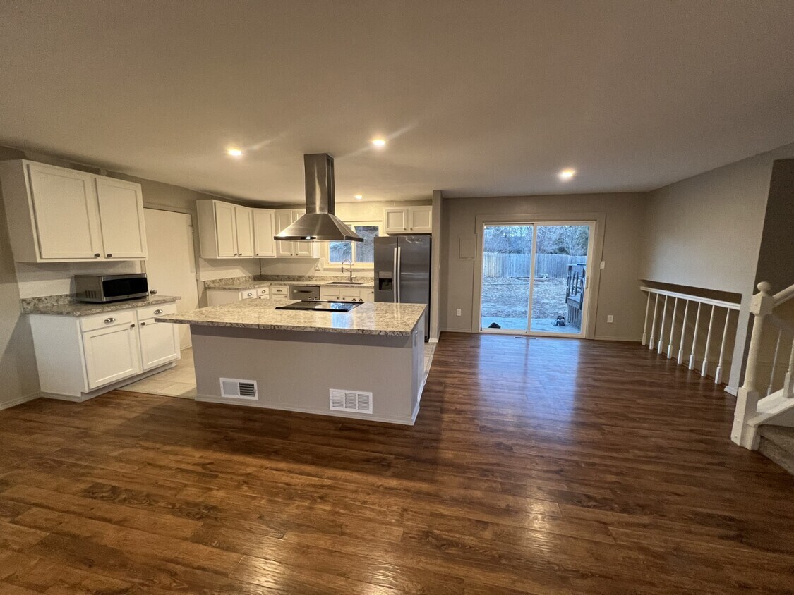 Foto principal - 4765 Nightingale Dr