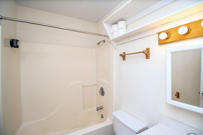 Building Photo - 1410 Anthony St