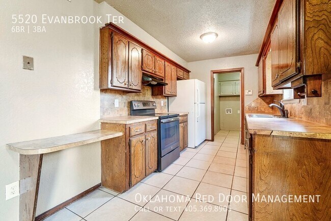 Foto del edificio - 5520 Evanbrook Terrace