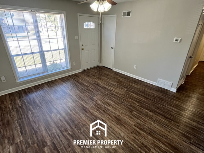 Building Photo - 4702 Chevron Rd