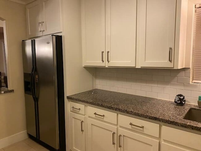 Building Photo - 7951 Pecan Villas Dr