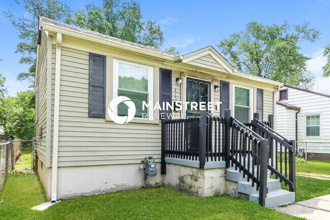 Foto del edificio - 3 Bedroom Pet-Friendly Home in Louisville, KY with Main Street Renewal
