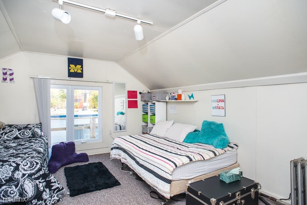 Foto principal - 2 br, 1 bath 4plex - 820 McKinley Ave