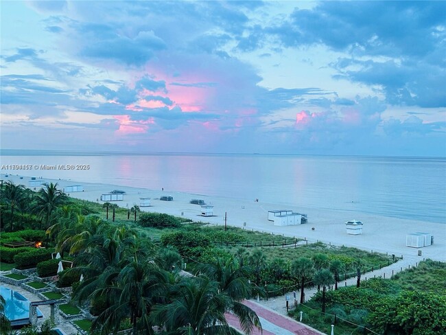 Foto del edificio - 5825 Collins Ave
