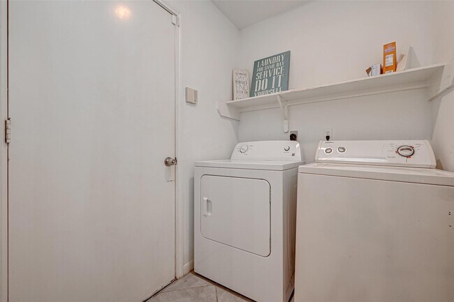 Foto del edificio - 2911 Killdeer Ln