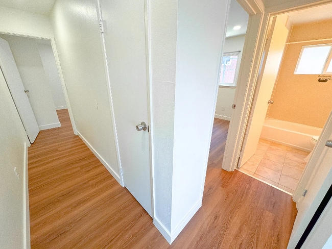 Building Photo - 4802 Daisy St