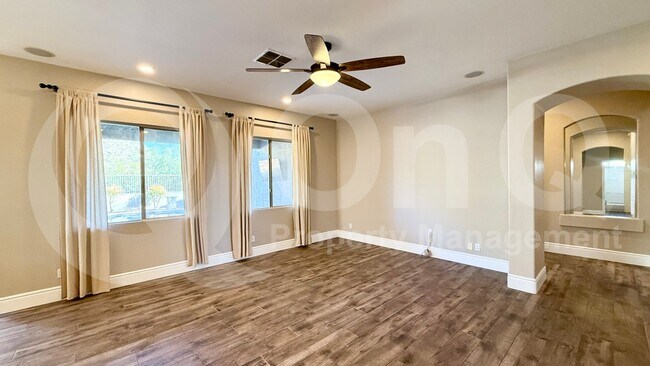 Foto del edificio - 1237 N 86th Pl