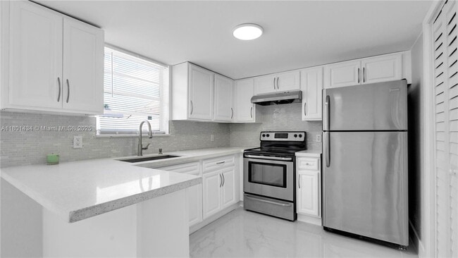 Foto del edificio - 2412 W 54th Pl