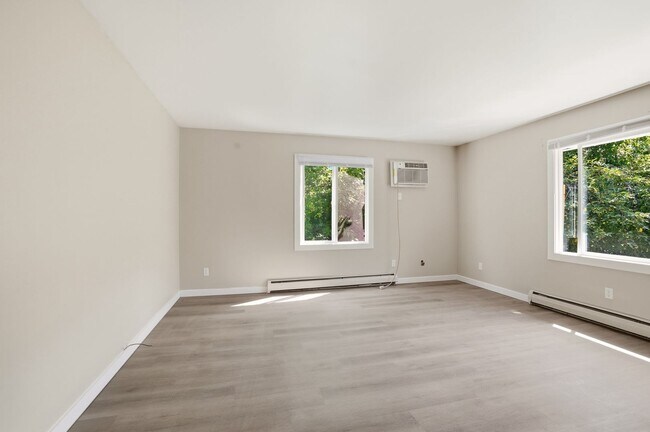 Foto del edificio - Freshly Remodeled Studio in the Heart of Waukesha!