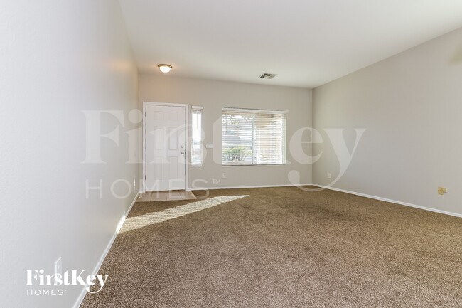 Foto del edificio - 110 N 118th Ave