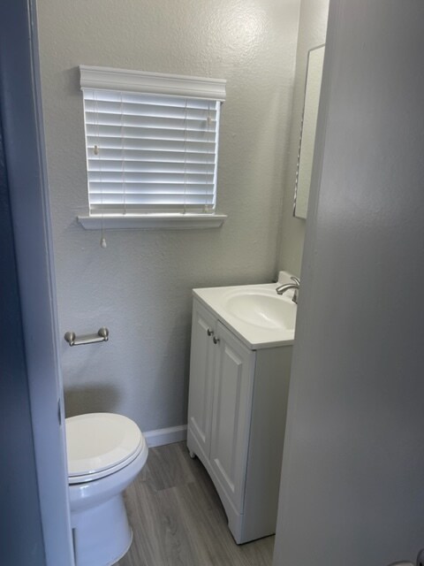 1/2 baño - 316 Champlin Ave