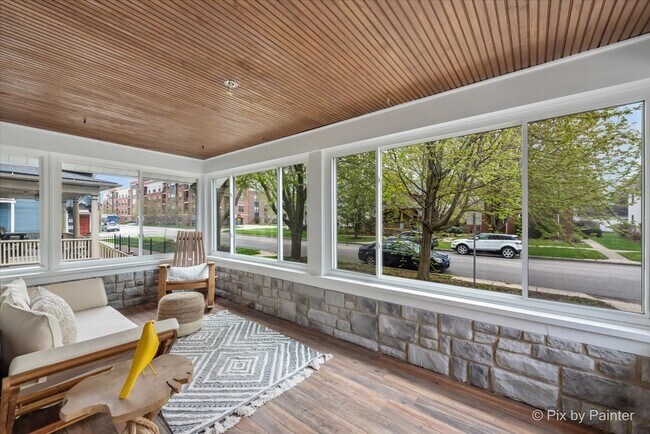Foto del edificio - 219 N Ellsworth St