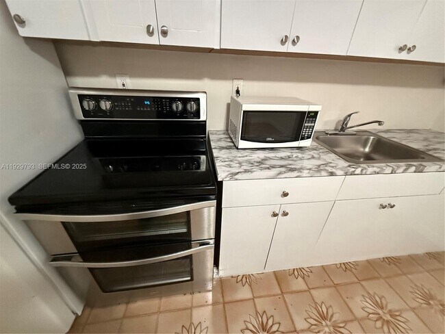 Foto del edificio - 6765 SW 19th St