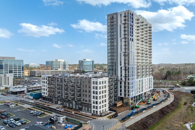 Building Photo - Oro Ballantyne
