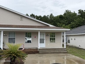 Building Photo - 2613 Lagoon Knoll Dr