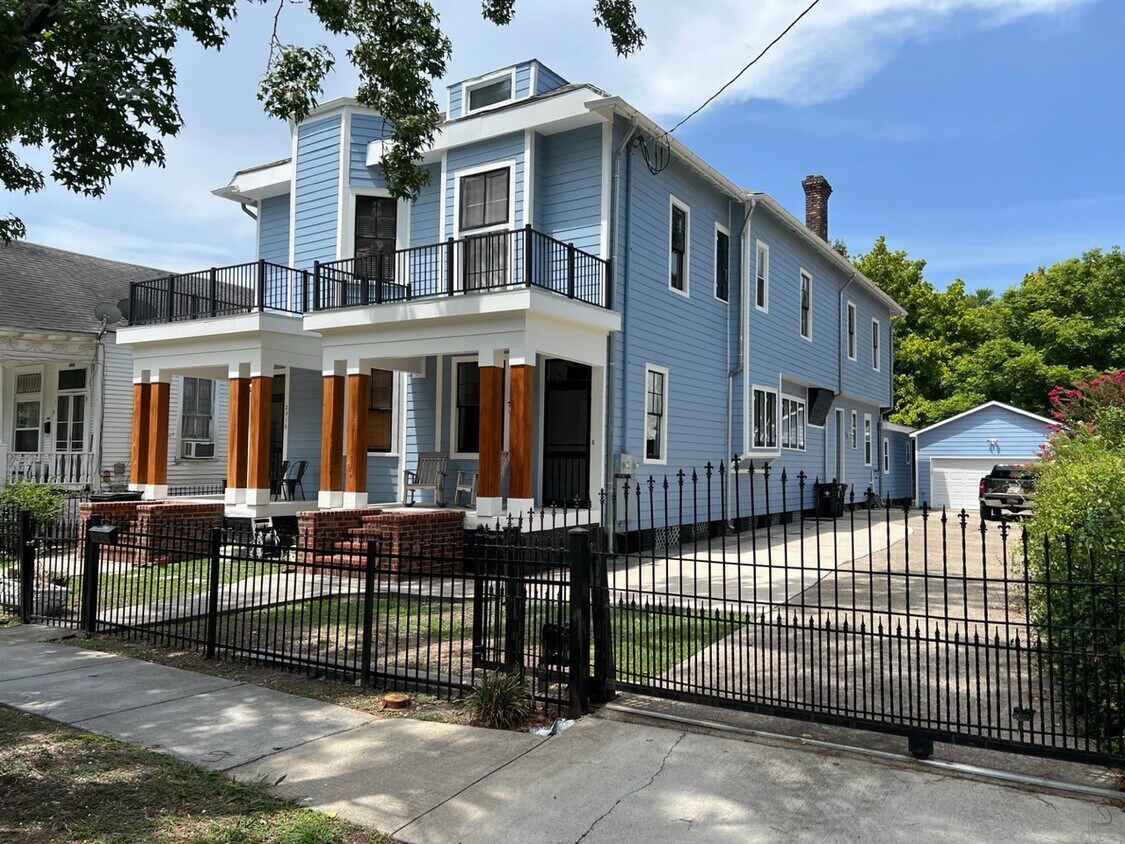 Primary Photo - 2320 Marengo St