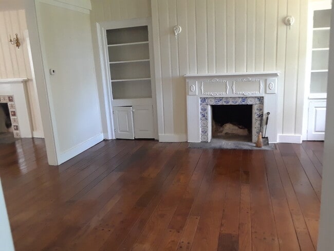 Formal Living Room - 75 N Bacton Hill Rd