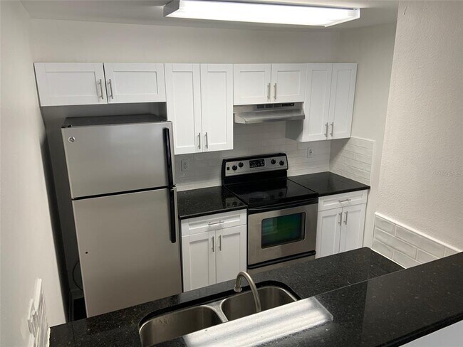Foto del edificio - 4752 Walden Cir