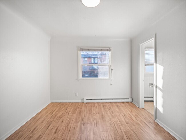 Foto del edificio - GREAT LOWER SOUTH HILL LOCATION CLOSE TO H...