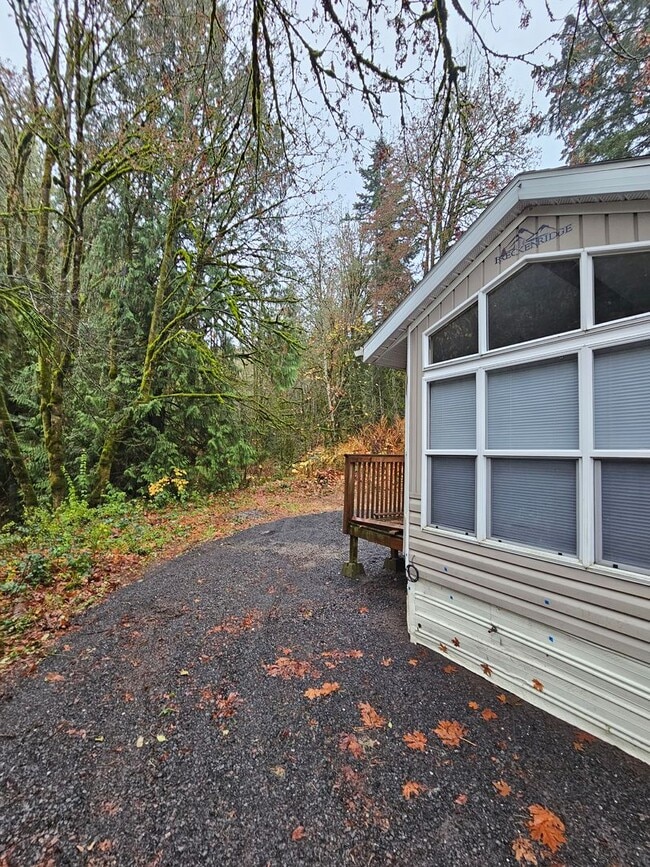 Foto del edificio - Fully Furnished Tiny house in the woods. All utilities included.