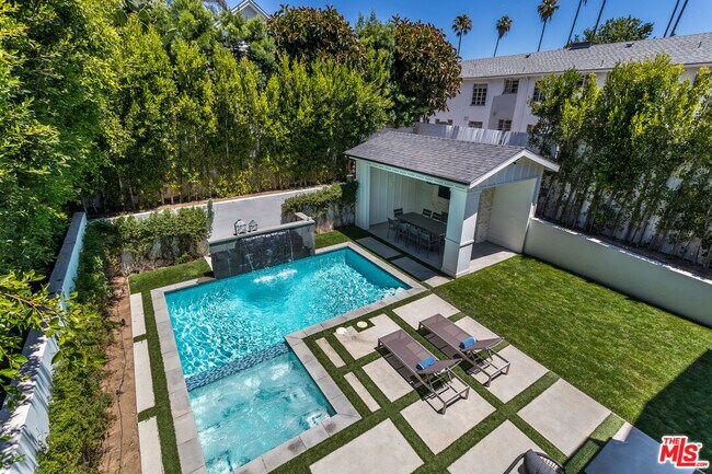 Foto del edificio - 1716 Courtney Ave