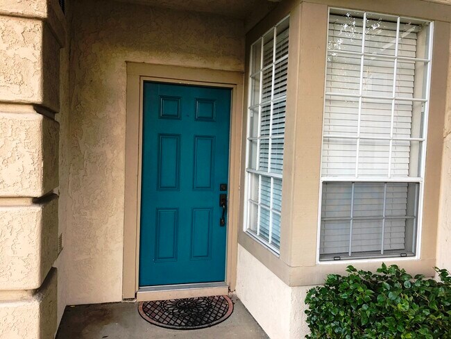 Building Photo - 9425 Questa Pointe