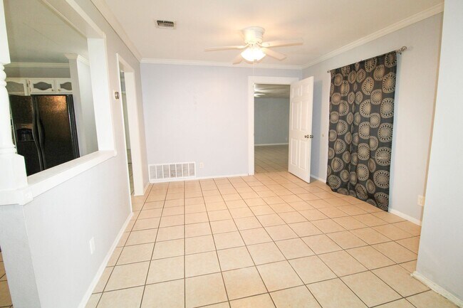 Building Photo - 10535 Breeds Hill Dr