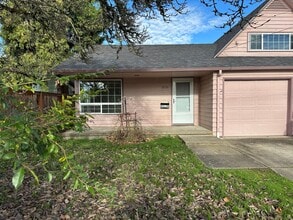 Building Photo - 1035 SW 8th Ave