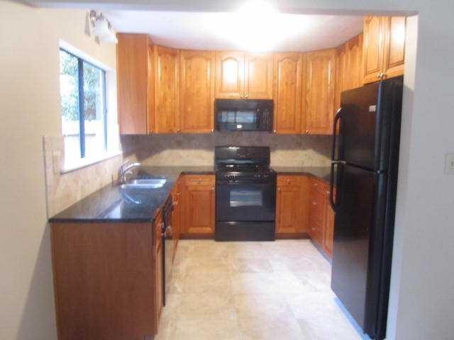 Building Photo - 630 Lake Forest Ct