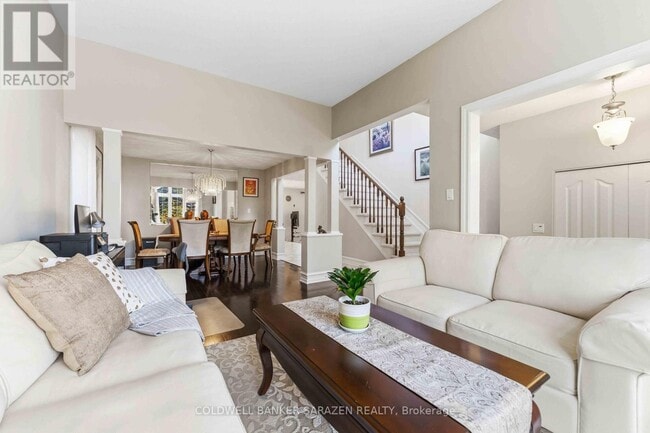 Building Photo - 734 Rolling River Crescent