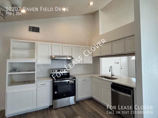 Foto del edificio - 10207 Raven Field Dr