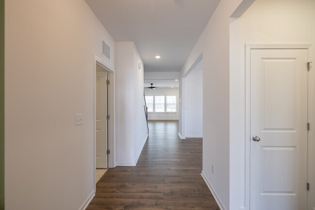 Foto del edificio - NEW 4BD/3BTH HOUSE- STONEBRIDGE FAIRWAYS COMMUNITY