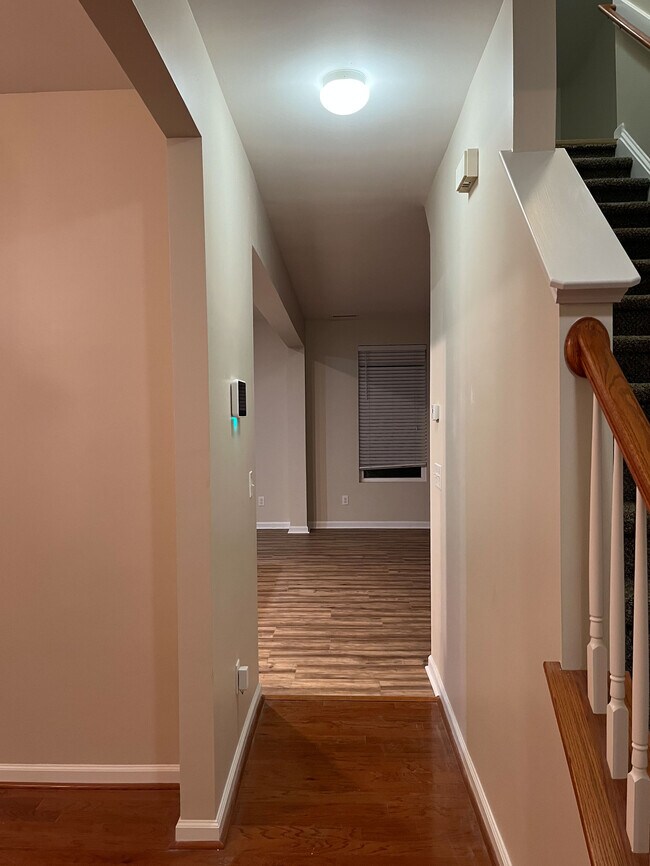 Foto del edificio - 2304 Pear Tree Ln