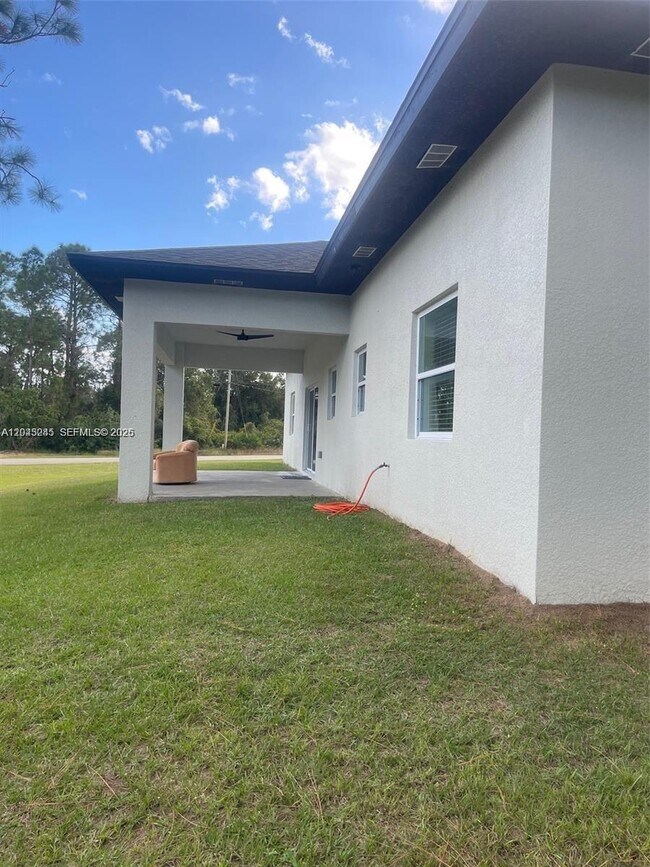 Foto del edificio - 321 Briggs