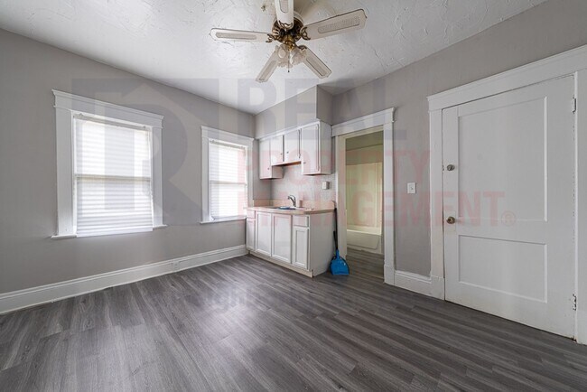 Foto del edificio - 3196 E 134th St