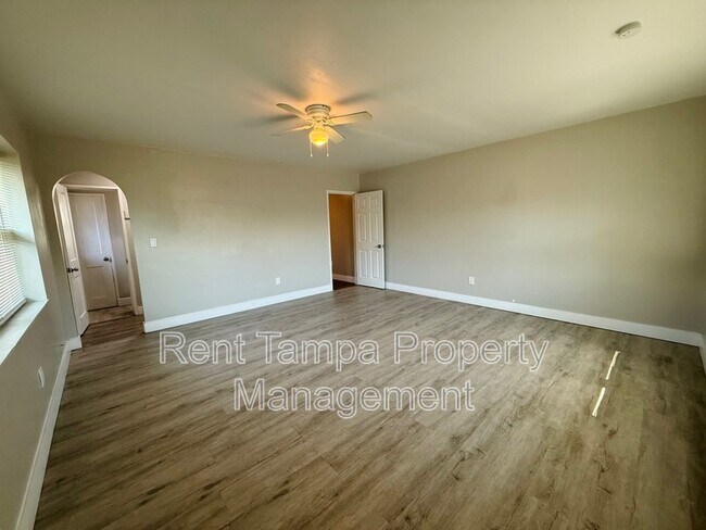 Foto del edificio - 637-637 17th Ave S