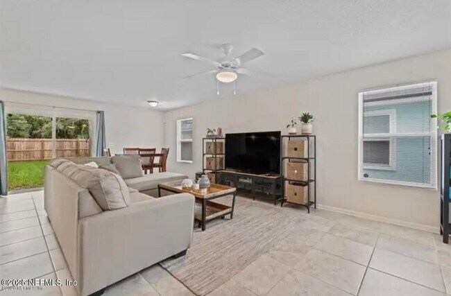 Foto del edificio - 8213 Highfield Ave