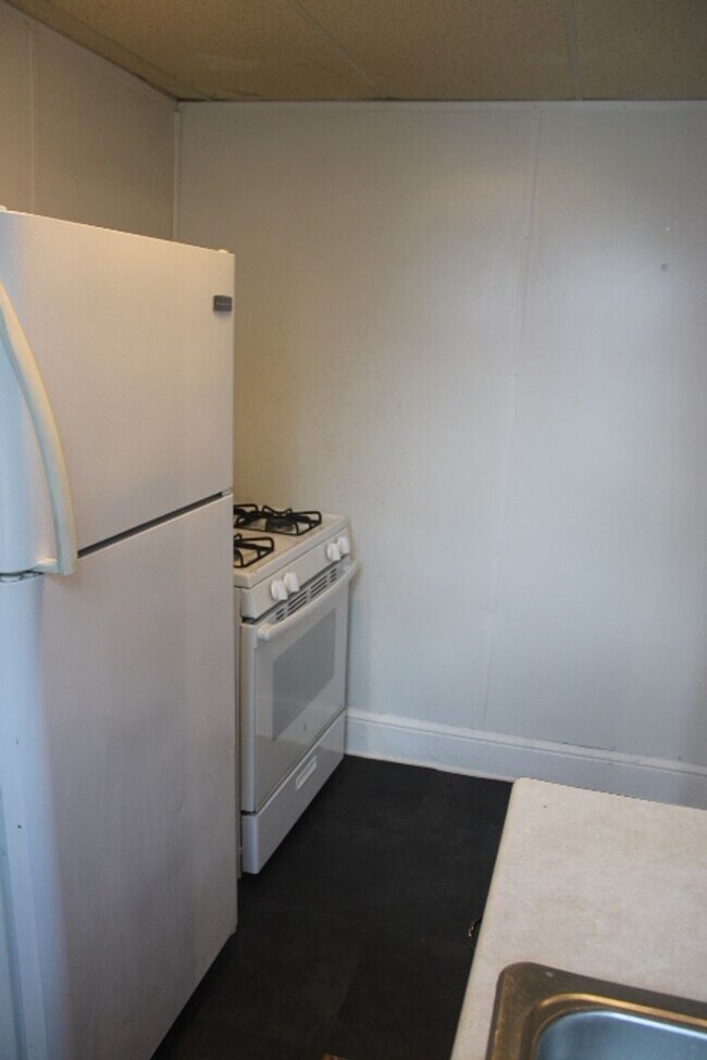 Building Photo - 645 W Philadelphia St