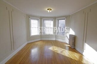Building Photo - 96 Maple St