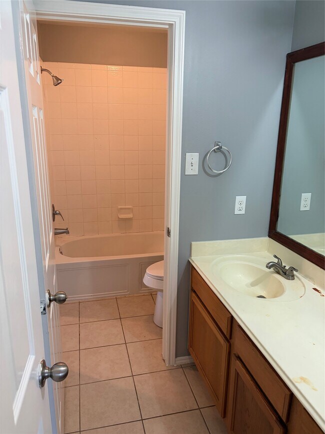 Foto del edificio - 7214 Crescent Mills Dr