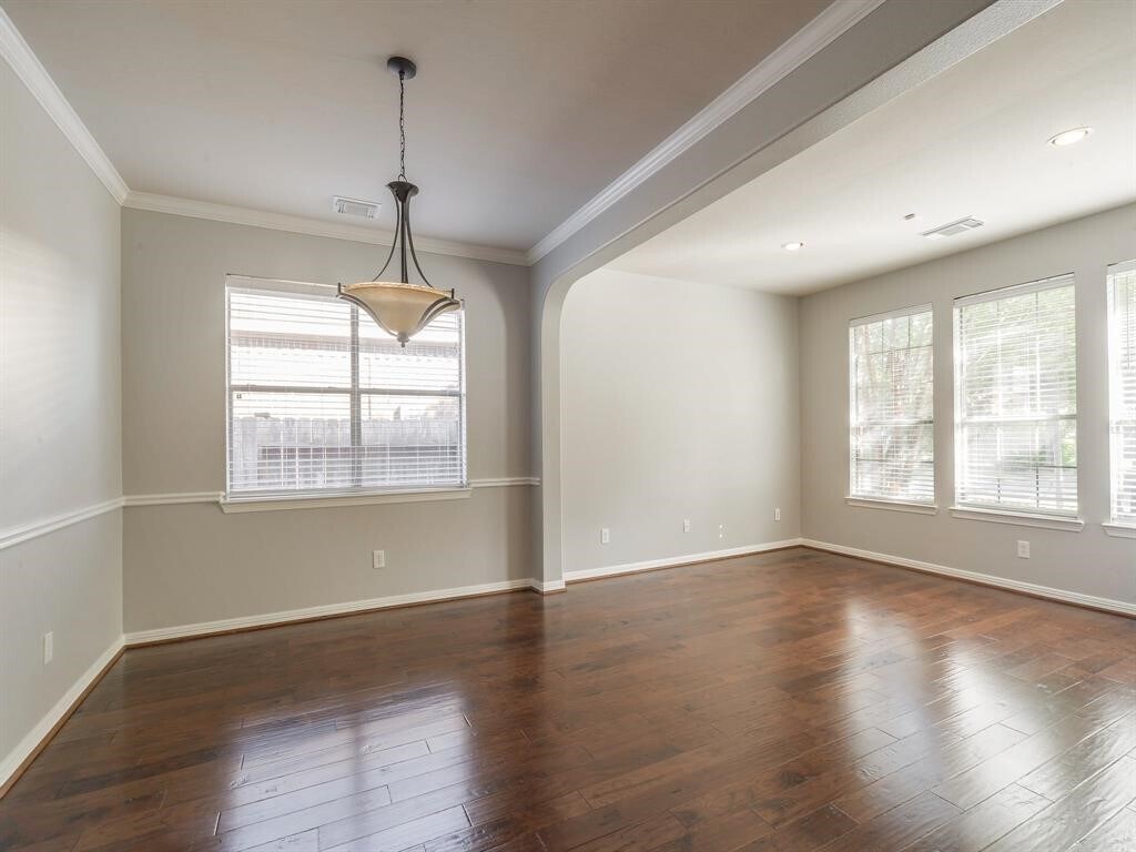 Foto del edificio - 5511 Wild Milberry Dr