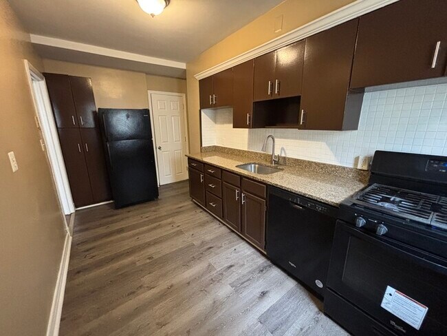 Foto del edificio - 3 Bedrooms plus Finished basement