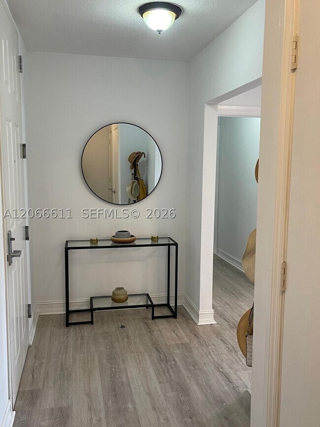 Foto del edificio - 3001 NE 185th St