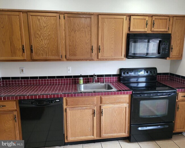 Foto del edificio - 10604 Partridge Ln