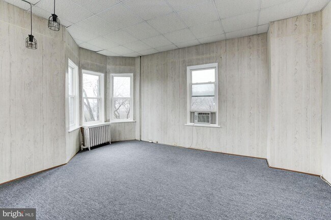 Building Photo - 1307 W Northern Pkwy