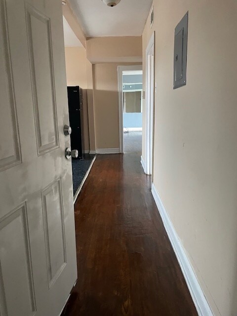 Building Photo - 1818 W 78th St