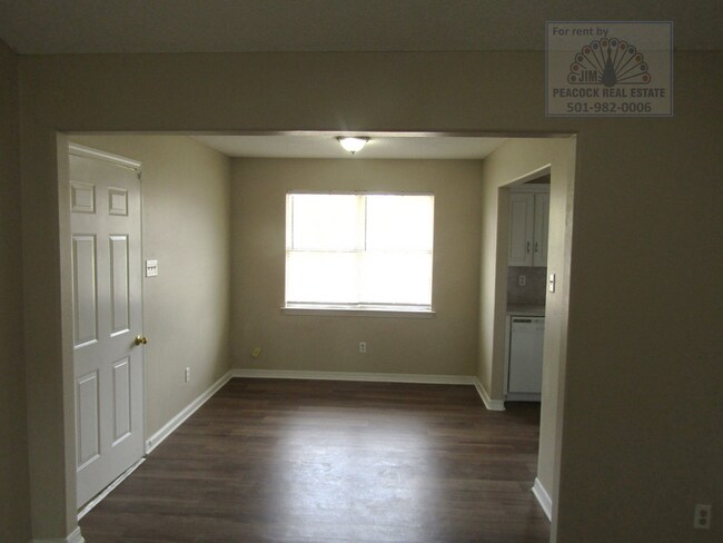 Foto del edificio - 33 Wolverine Dr