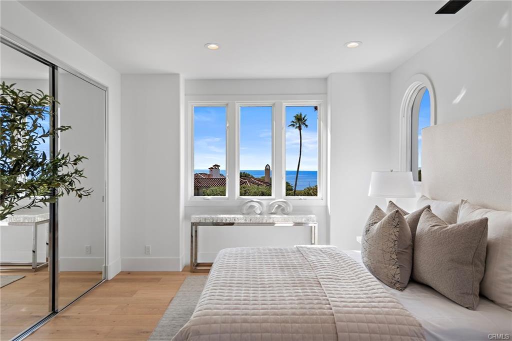 Foto principal - 84 Sidney Bay Dr