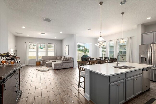 Building Photo - New Rental!